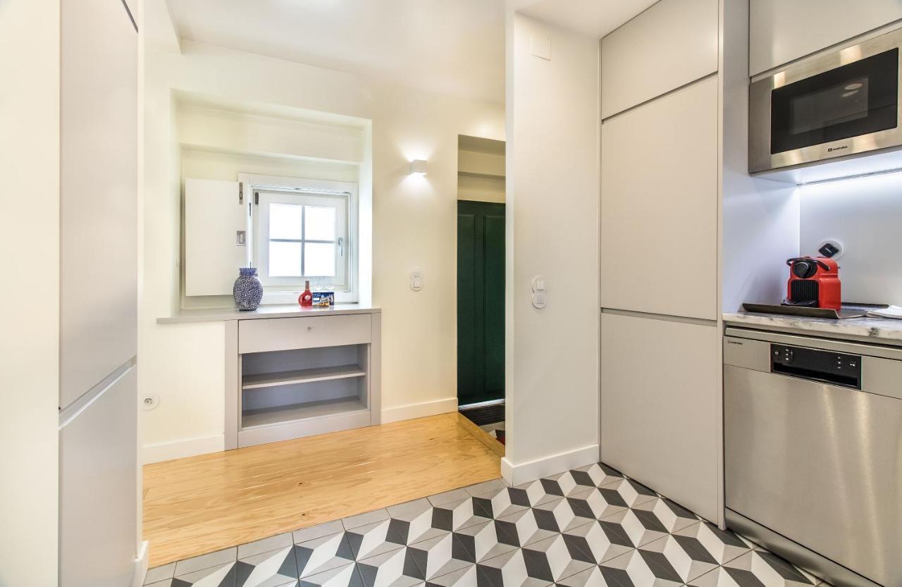 Design Apartment In Typical Alfama Lisbon Exterior photo