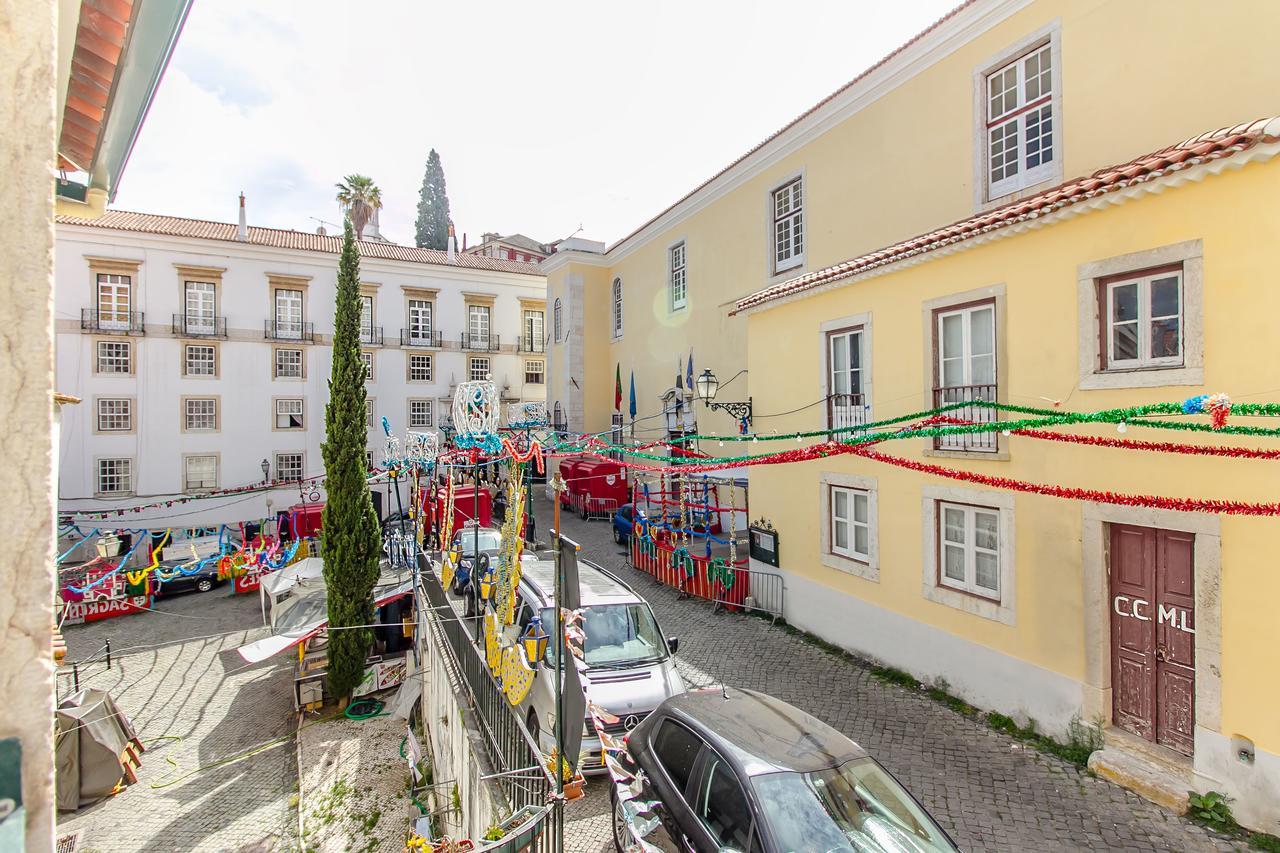 Design Apartment In Typical Alfama Lisbon Exterior photo