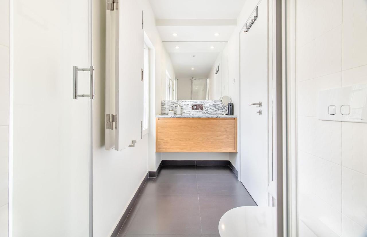 Design Apartment In Typical Alfama Lisbon Exterior photo