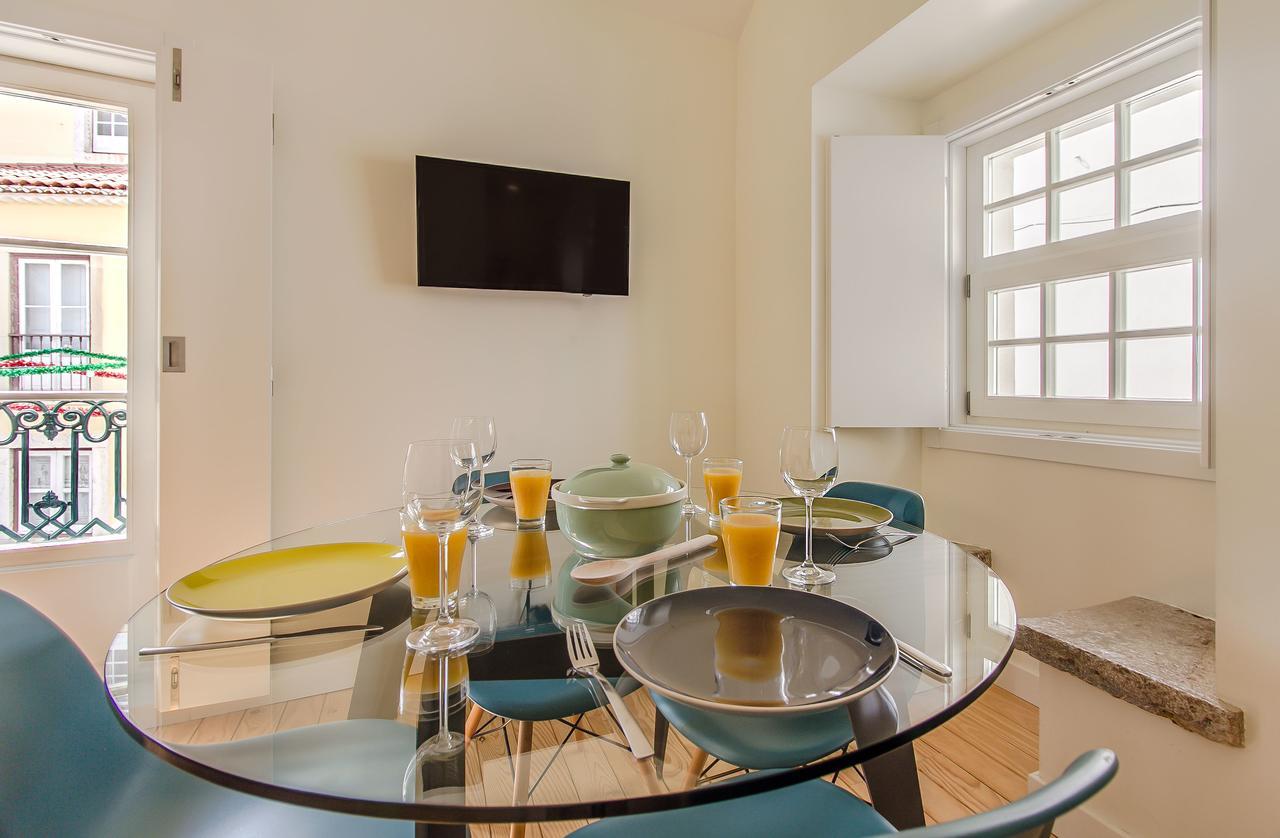 Design Apartment In Typical Alfama Lisbon Exterior photo